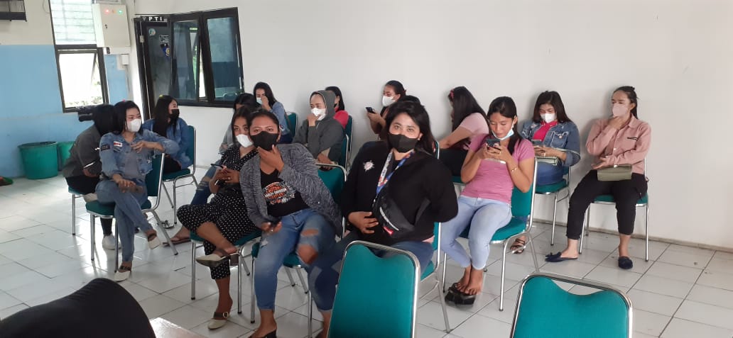 Jualan Miras, Satpol PP Gresik Sita KTP 18 Pramusaji Ngipik