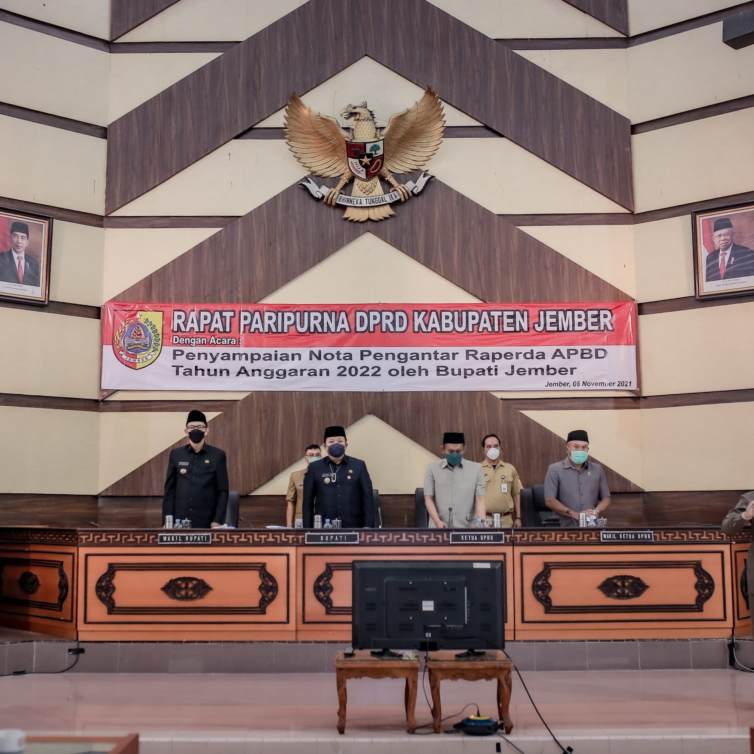 Rapat Paripurna, Bupati Hendy Sampaikan Nota Pengantar Raperda APBD Jember TA 2022