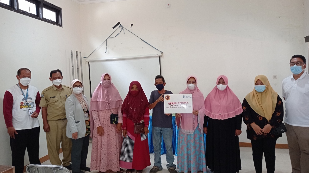 Tak Hanya Penyembuhan, PT Smelting Berikan Bantuan Ekonomi Kepada Warga Penyintas TBC