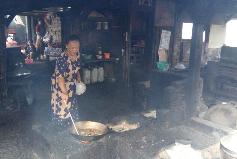 Warung WTS di Sidoarjo ini Jadi Jujugan Penikmat Kuliner