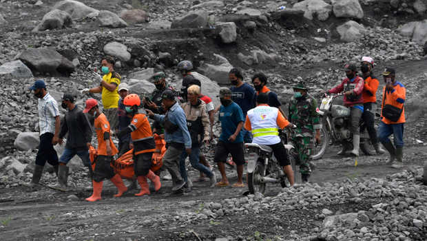 Hingga Senin Malam, 22 Orang Meninggal Akibat Erupsi Semeru, 27 Lainnya Hilang