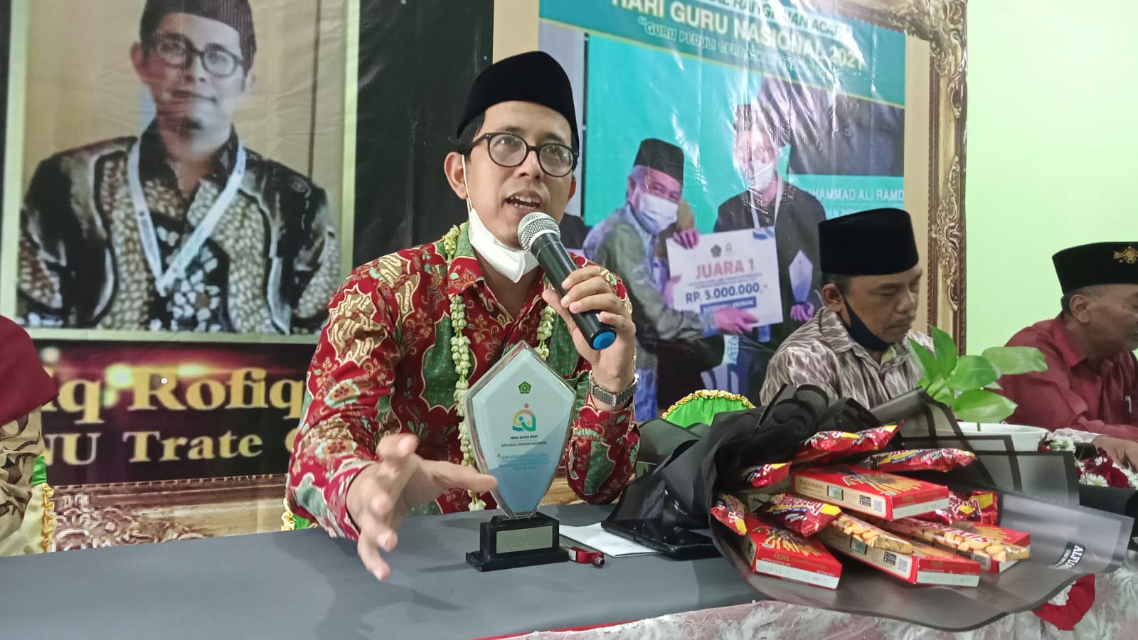 Kisah Guru MTS di Gresik Juara Nasional, Ciptakan Alat Peraga Biobaterai
