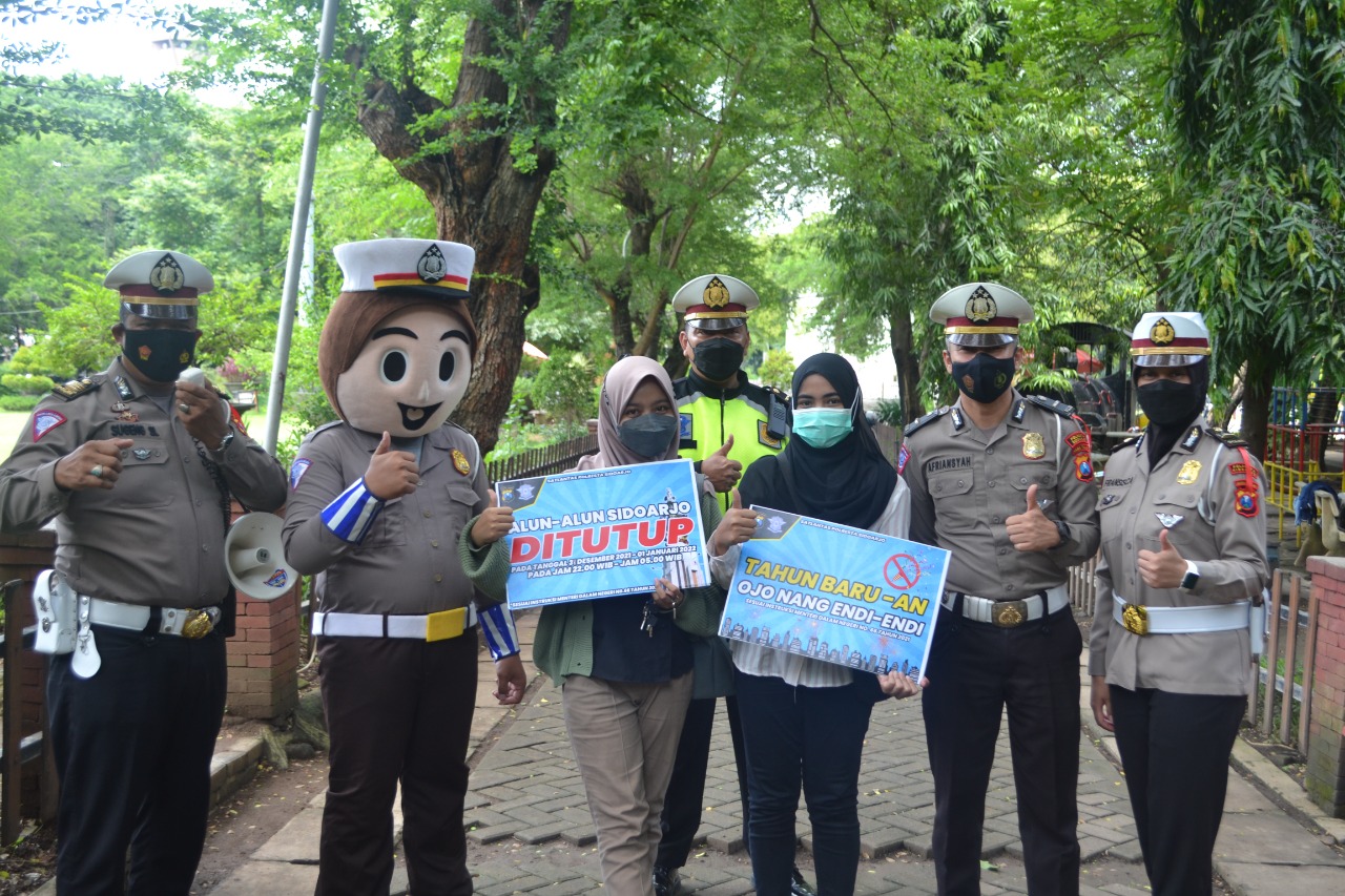 Satlantas Polresta Sidoarjo Sosialisasi Penutupan Alun-alun di Malam Tahun Baru