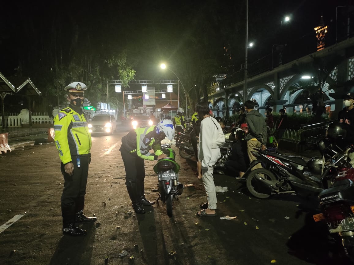 Sat Lantas Polres Gresik Amankan 20 Kendaraan Motor Knalpot Brong