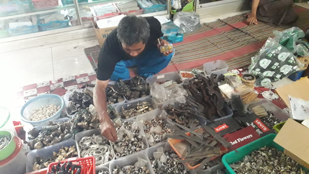 Toko Barang Antik di Tulungagung Diminati Pembeli Dari Luar Kota