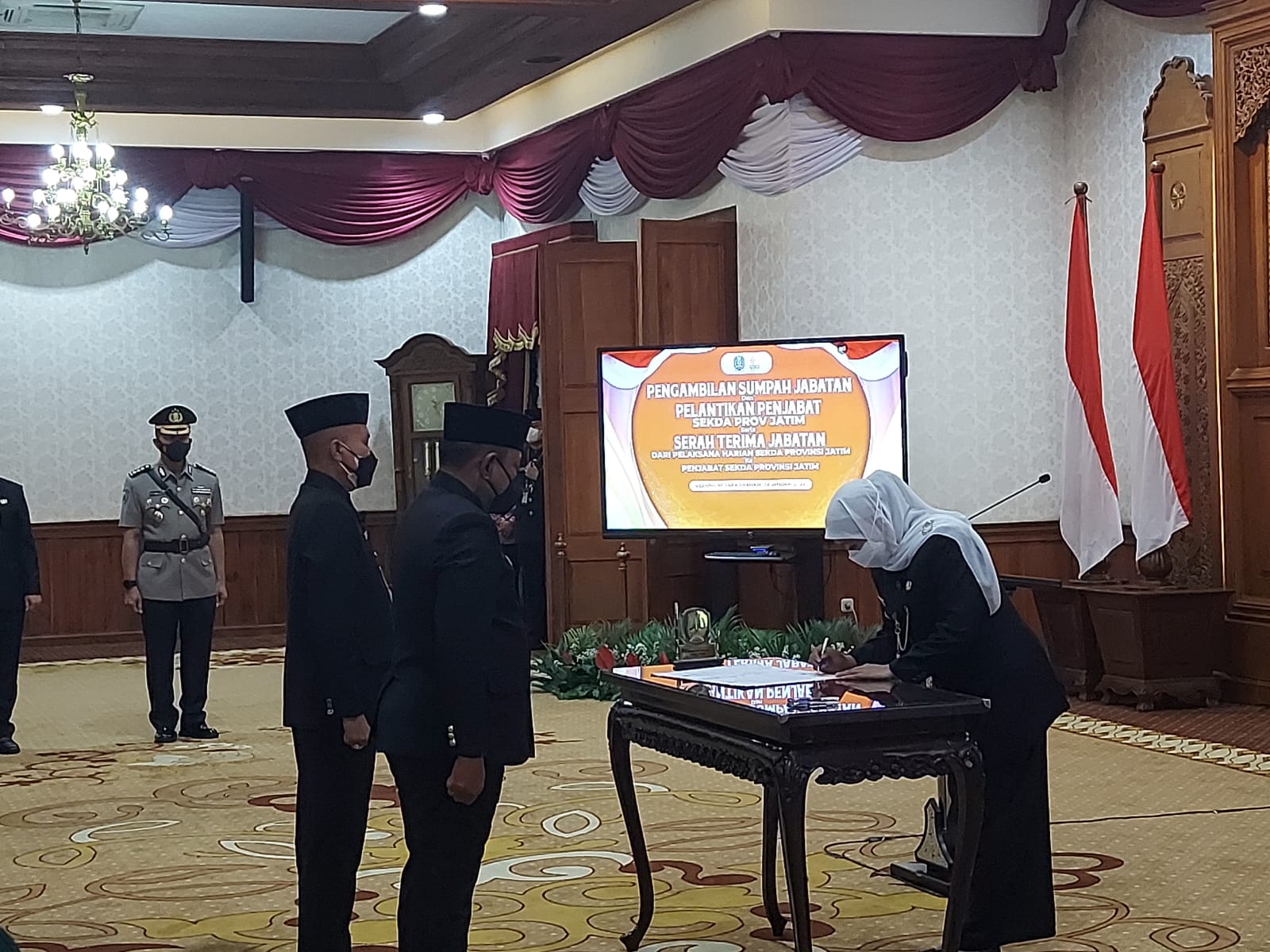Gubernur Khofifah Resmi Lantik Wahid Wahyudi Jadi Pj Sekdaprov Jatim