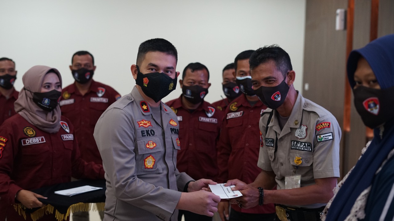 HUT Satpam ke - 41 Polres Gresik Gelar Tasyakuran Bersama Satpam Perusahaan Gresik