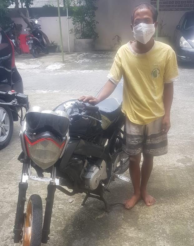 Sepi Penumpang, Tukang Becak Ini Banting Setir Jadi Maling Motor