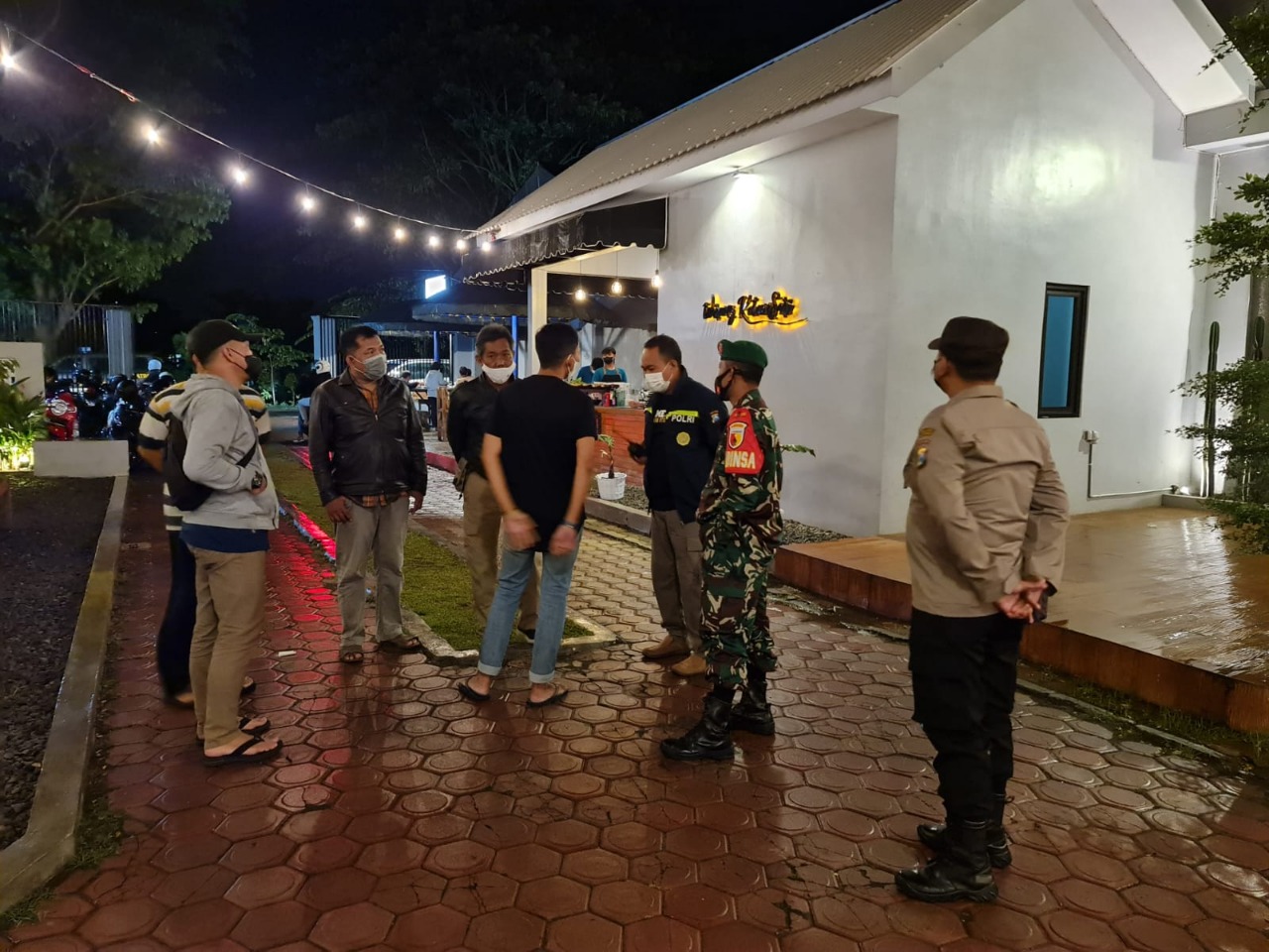 Gakkum Satgas Covid-19 Tulungagung Bubarkan Live Music di Warung Kuliner