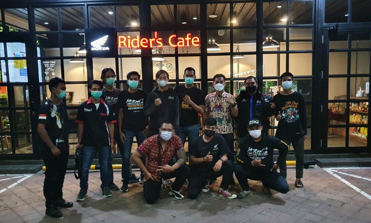 Serius dan Santai, Kopdar Gabungan Honda CBR Club Indonesia di MPM Rider Cafe Surabaya.