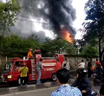 Gudang Kosong Kebakaran, Polres Jombang Cari Penyebab
