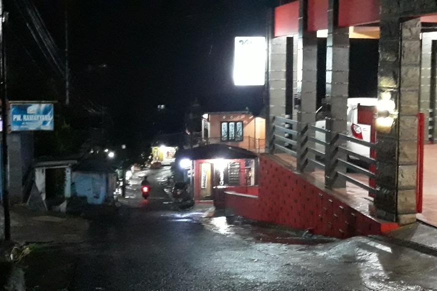 Wuikkk ....Valentine Days Kondom, Tisu Magic, Obat Kuat Hingga Sewa Villa Laris Manis di Pasuruan