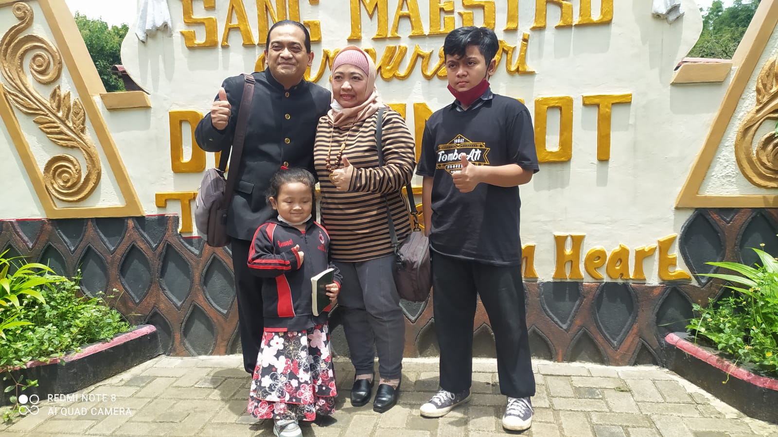 Didik Kempot KW Ziarah di Makam Almarhum Didi Kempot Original