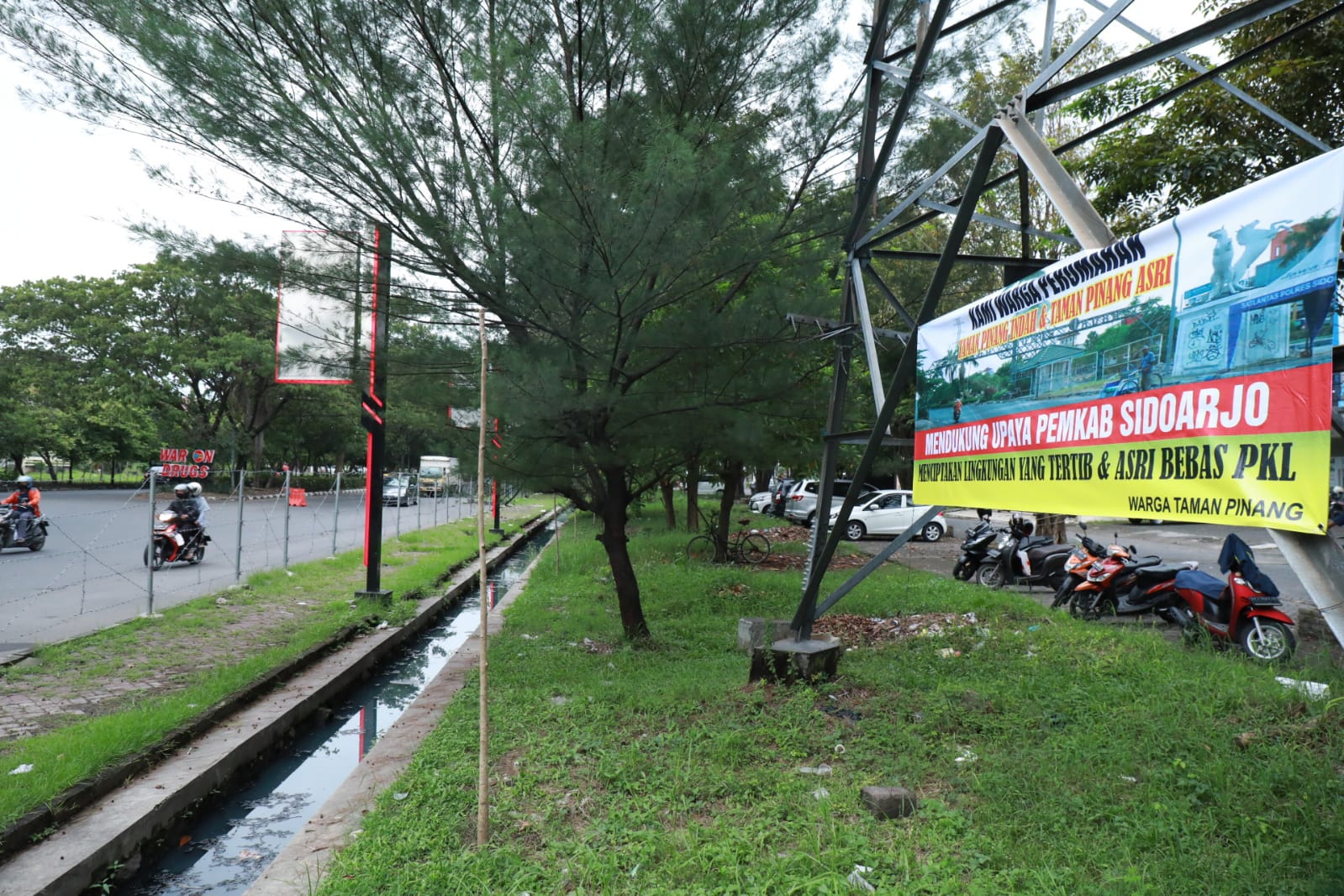 Niat Pemkab Sidoarjo Bersihkan Jalan TPI-Gading Fajar Didukung Warga Sekitar