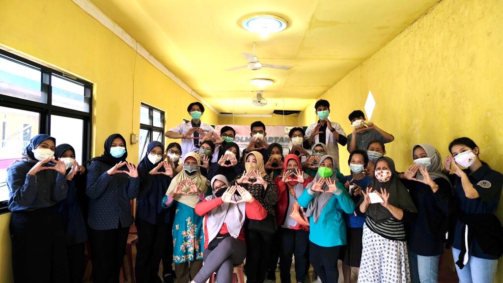 Mahasiswa FK Unair Edukasi Warga Tentang Penyakit Kardiovaskular