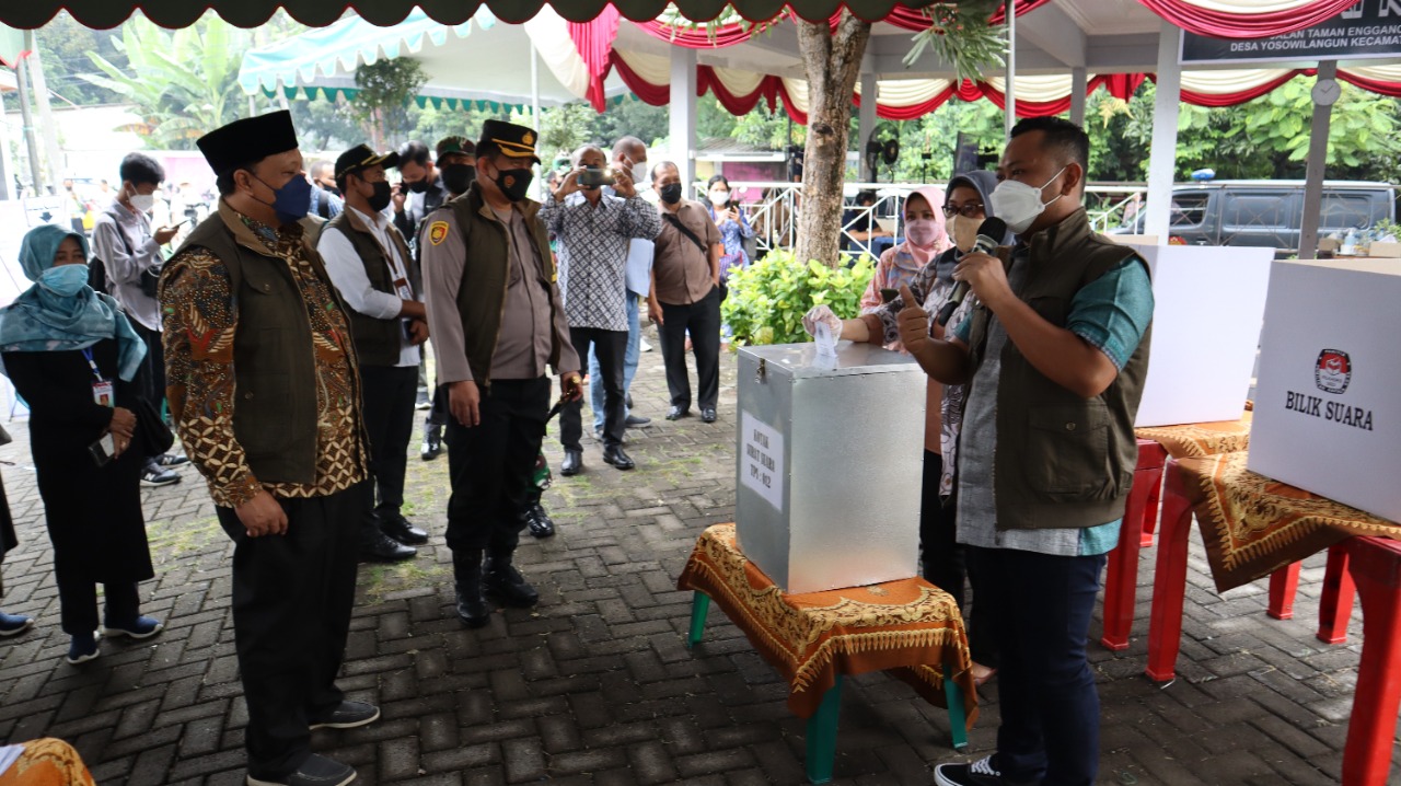 Kapolres Gresik Bersama Forkopimda Tinjau Pelaksanaan Pilkades Serentak 2022