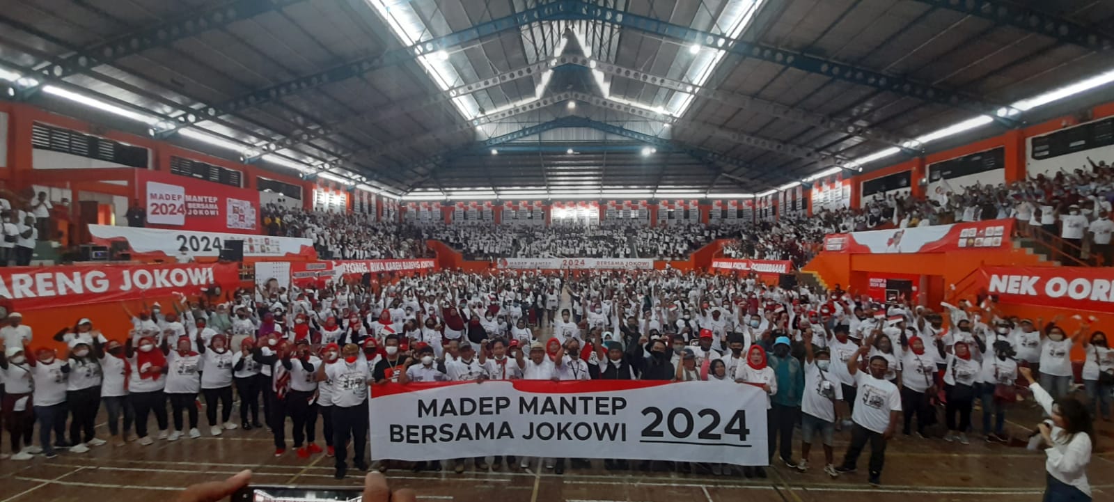 Kerja Nyata Untuk Rakyat, Relawan Banyumas Satu Komando 'Madep Mantep 2024 Bersama Jokowi'