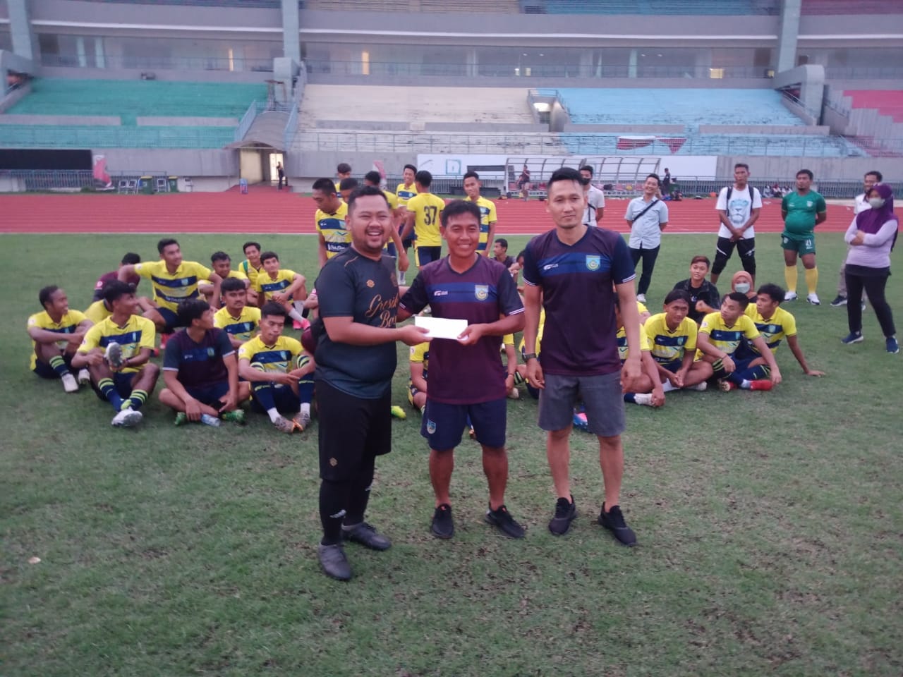Pemain Gresik United Terima Bonus Rp 300 Juta