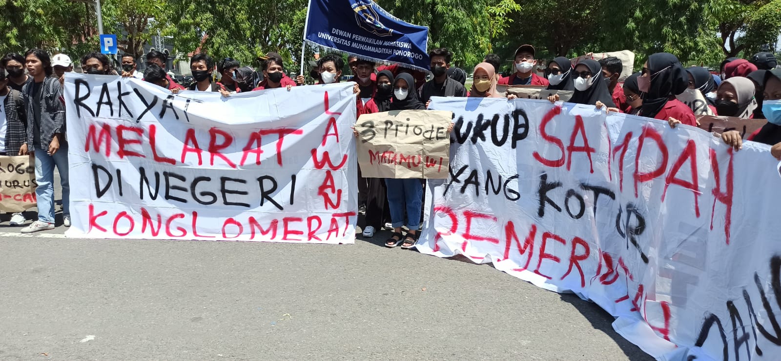 Harga Minyak Goreng Mencekik, Mahasiswa di Ponorogo Demonstrasi ke DPRD