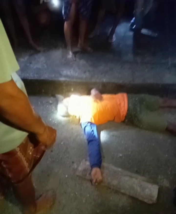 Hilang di Sawah, Petani Ini Disembunyikan Mahluk Halus Di Atap Balai Desa Mlinjeng Bojonegoro