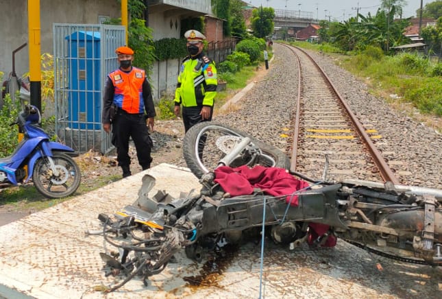 Perlintasan KA Tanpa Palang Pintu di Sidoarjo Kembali Makan Korban Jiwa