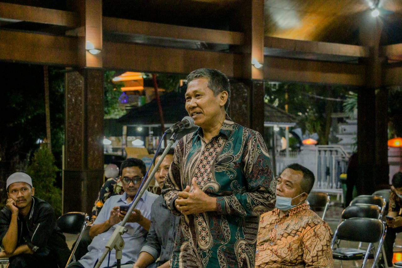 Pengusaha Kerupuk Gresik Sambat Minyak Goreng Hingga Pemasaran ke Bupati