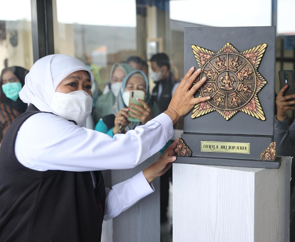 Khofifah Apresiasi Pola Pemberdayaan Ekonomi Masyarakat di Rest Area Gunung Gedangan Mojokerto