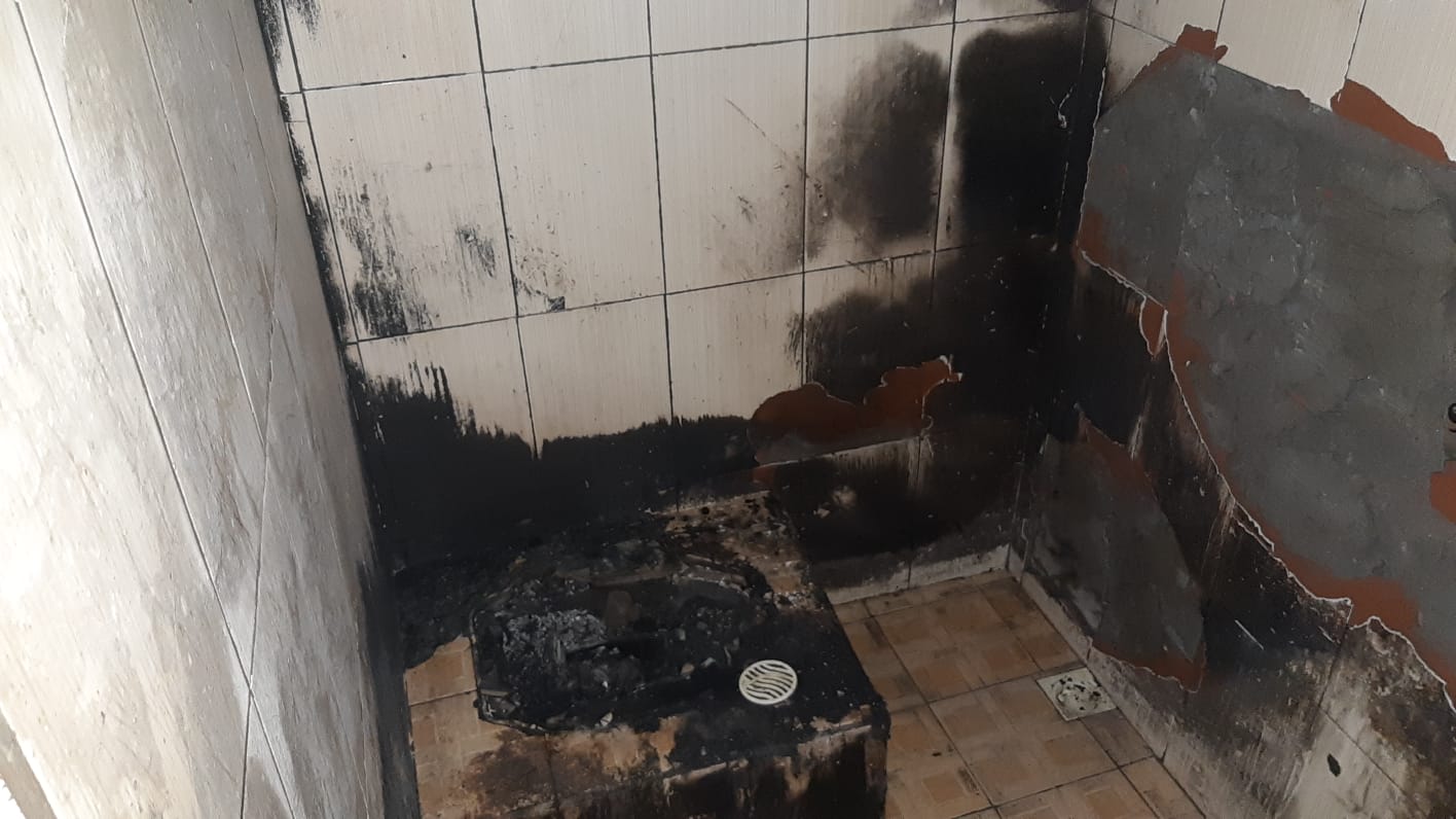 Gudang Barang Bekas Dilahap Api, Kerugian Warga Tulungagung Mencapai 30 Juta