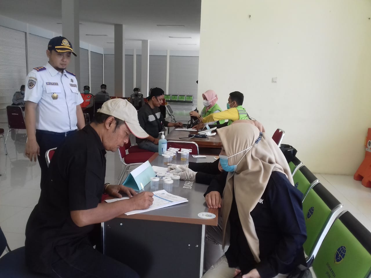 50 Sopir Angkutan Umum Dites Urine di Terminal Bunder, Hasilnya Ternyata...