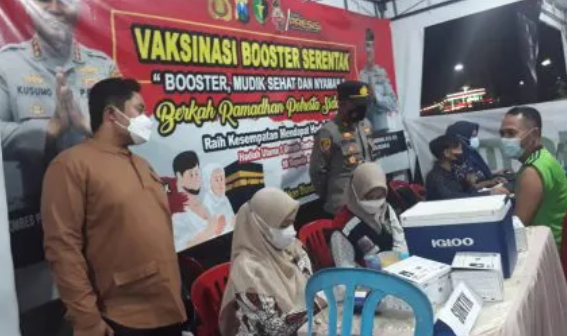 Digelar di Tempat Wisata, Vaksinasi Booster Diserbu Warga