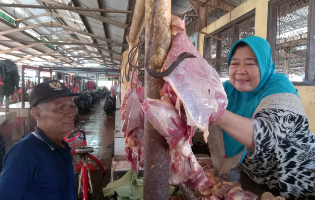 Harga Daging Sapi di Pasar Baru Porong Mulai Naik