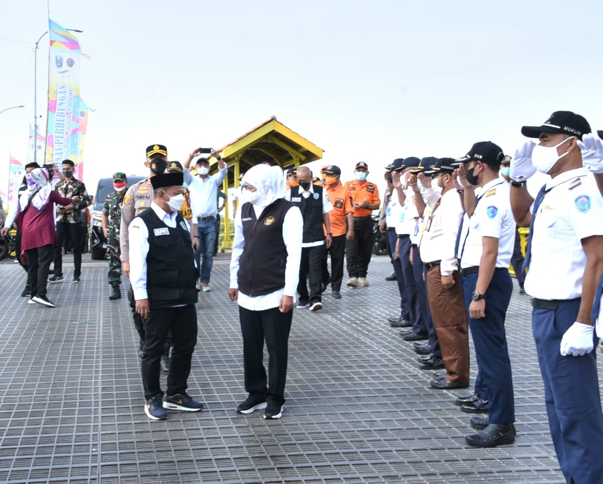 Jelang Lebaran, Gubernur Khofifah Tinjau Arus Mudik di Pelabuhan Jangkar Situbondo