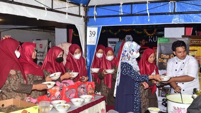 Tutup Festival Lamongan Ramadan Megilan, Panitia Bagikan 1.000 Mangkok Soto Buka Bersama