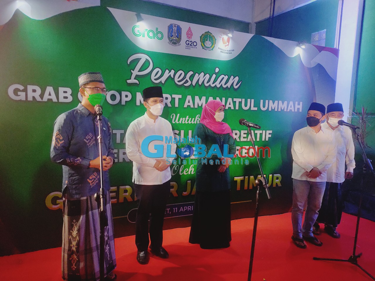 Gubernur Khofifah Luncurkan Aplikasi Grab OPOP, Market Place Berbasis Pesantren