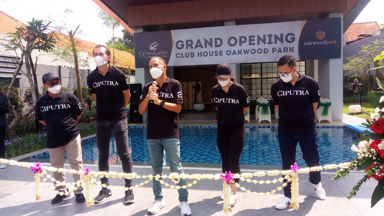 Penghuni Klaster Oakwood Park CitraLand Surabaya Dapat Fasilitas Private Club House