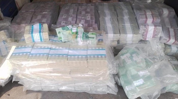 Layani Penukaran Uang Baru Rp 5 Milliar di Tepi Tol Mojokerto, 6 Orang Diamankan Polisi