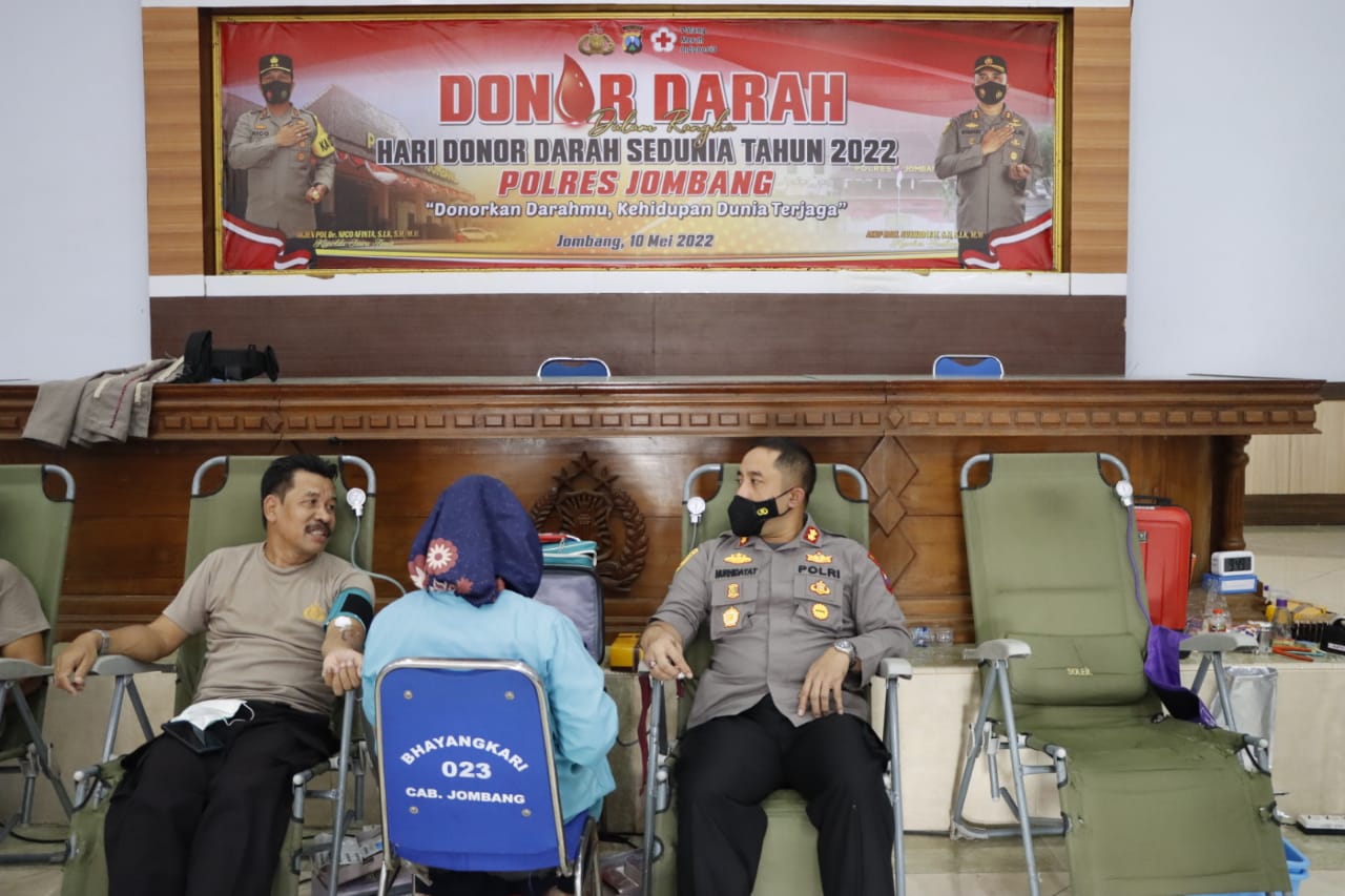 Peduli Sesama, Ratusan Anggota Polres Jombang Donor Darah