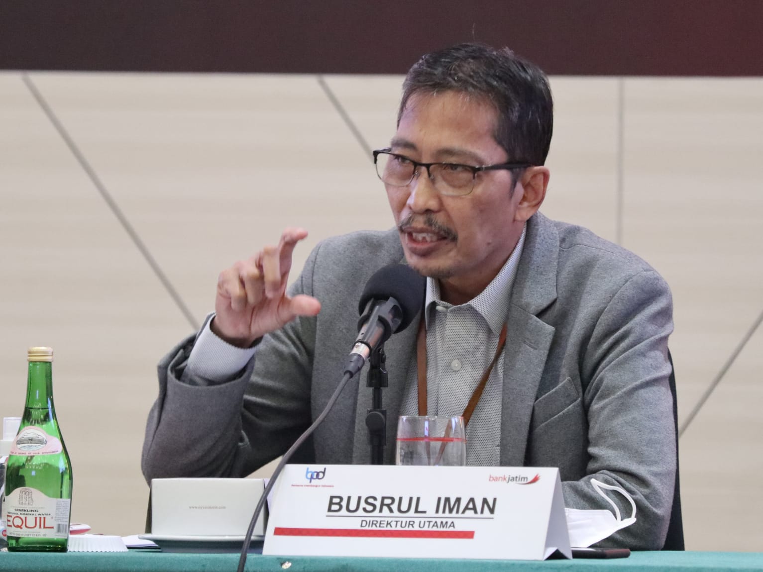 Bank Jatim Diganjar Sebagai Bank Terbaik Kategori BPD KBMI 2