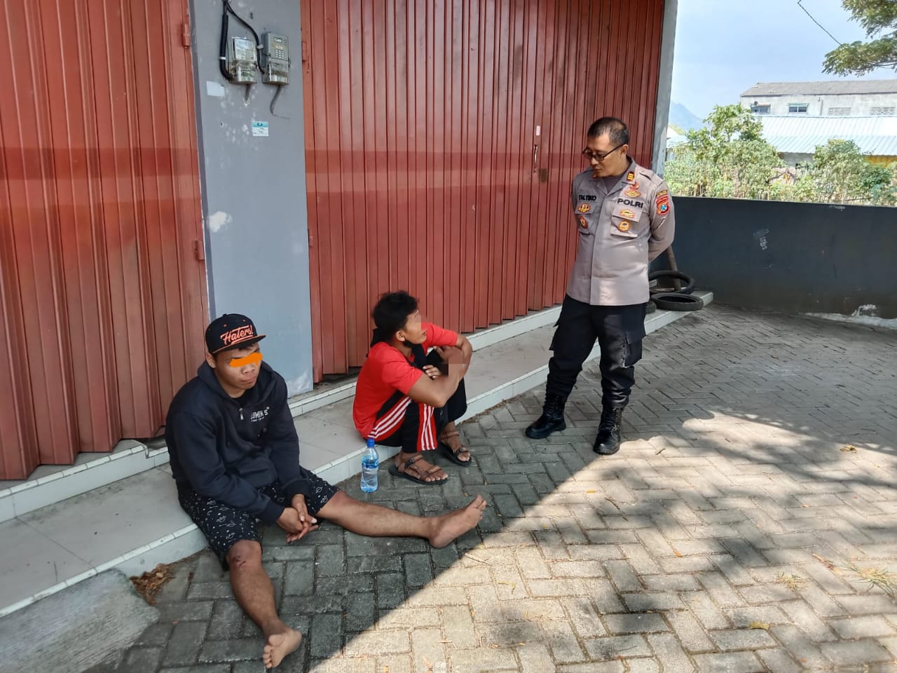 Dikira Ngantuk Karena Tabrak Pohon, Pengemudi Avansa di Tulungagung ini Ternyata Ngefly