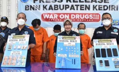 Tiga Pengedar Sabu Wilayah Kediri Dibekuk BNN