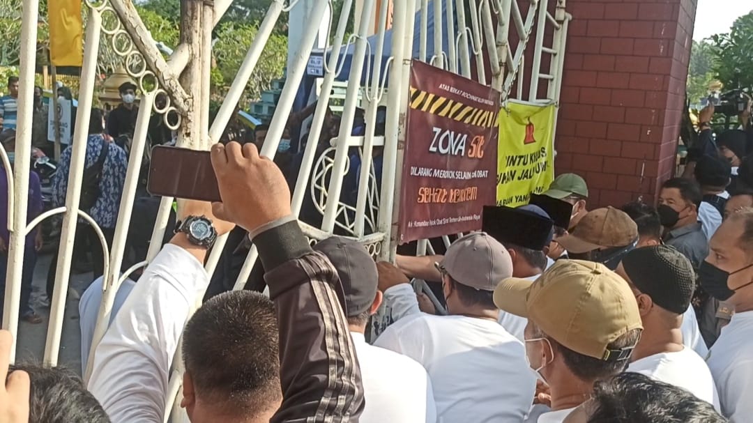 Polda Jatim Mendapat Perlawanan saat Jemput Paksa MSAT, Anak Kiai Jombang