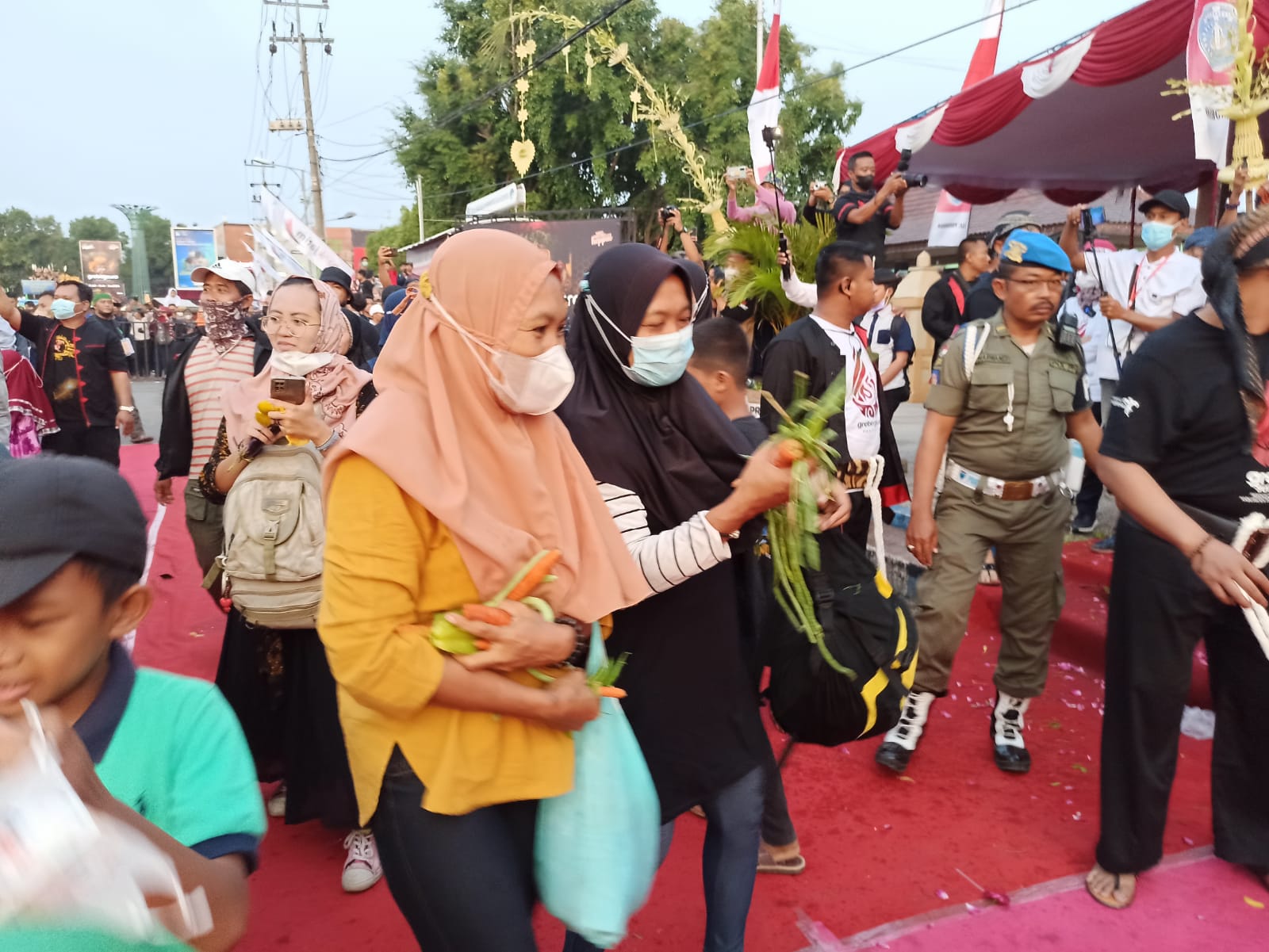 Momen Grebeg Suro di Ponorogo Berakhir dengan Berebut Berkah