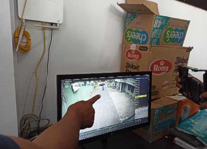 Siang Bolong, Aksi Maling Motor di Ponorogo Terekam CCTV