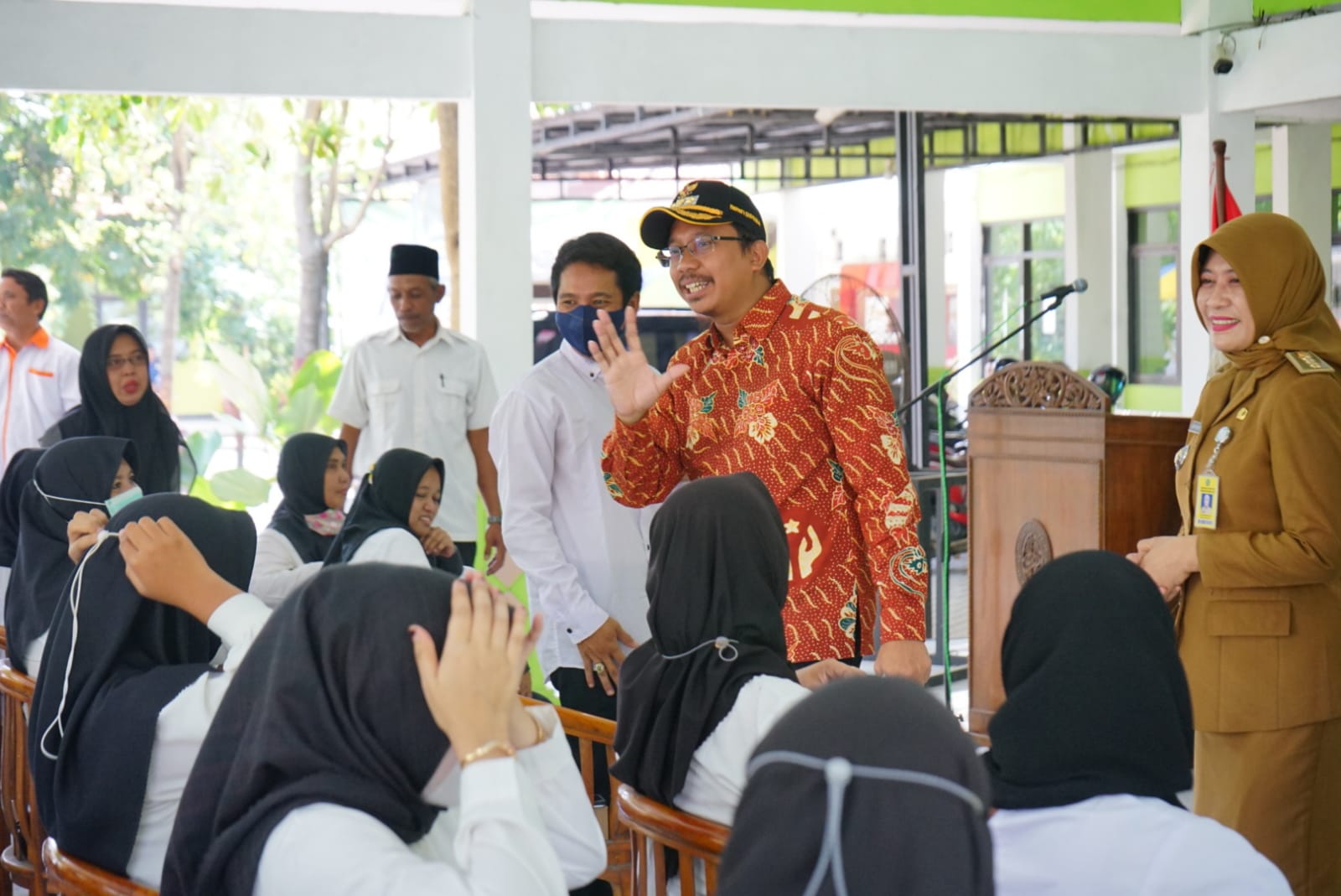 Bupati Sidoarjo Buka Pelatihan Pastry dan Spa Reflexology