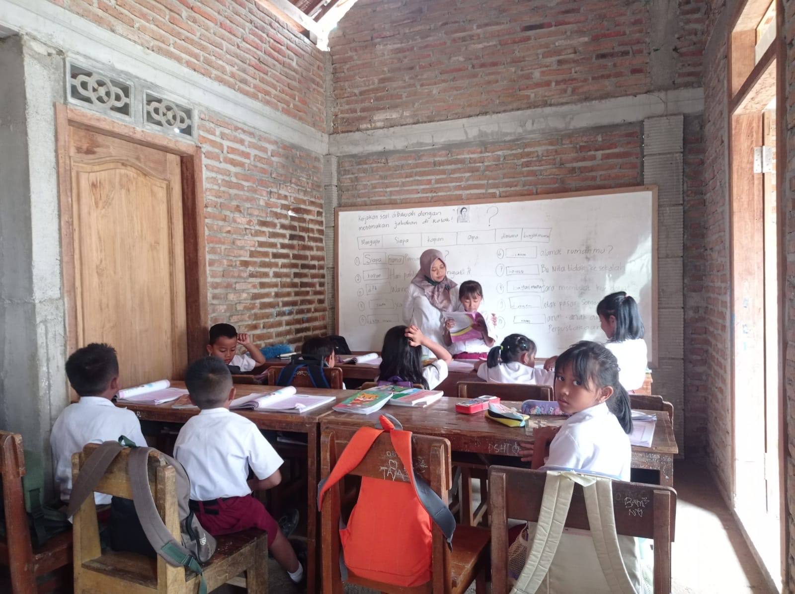 Bikin Was-was, Seluruh Siswa SDN 2 Karangpatihan Ponorogo Mengungsi