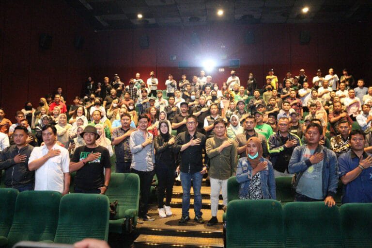 Kapolrestabes Surabaya Ajak Pemuda dan Mahasiswa Nobar Sayap-sayap Patah