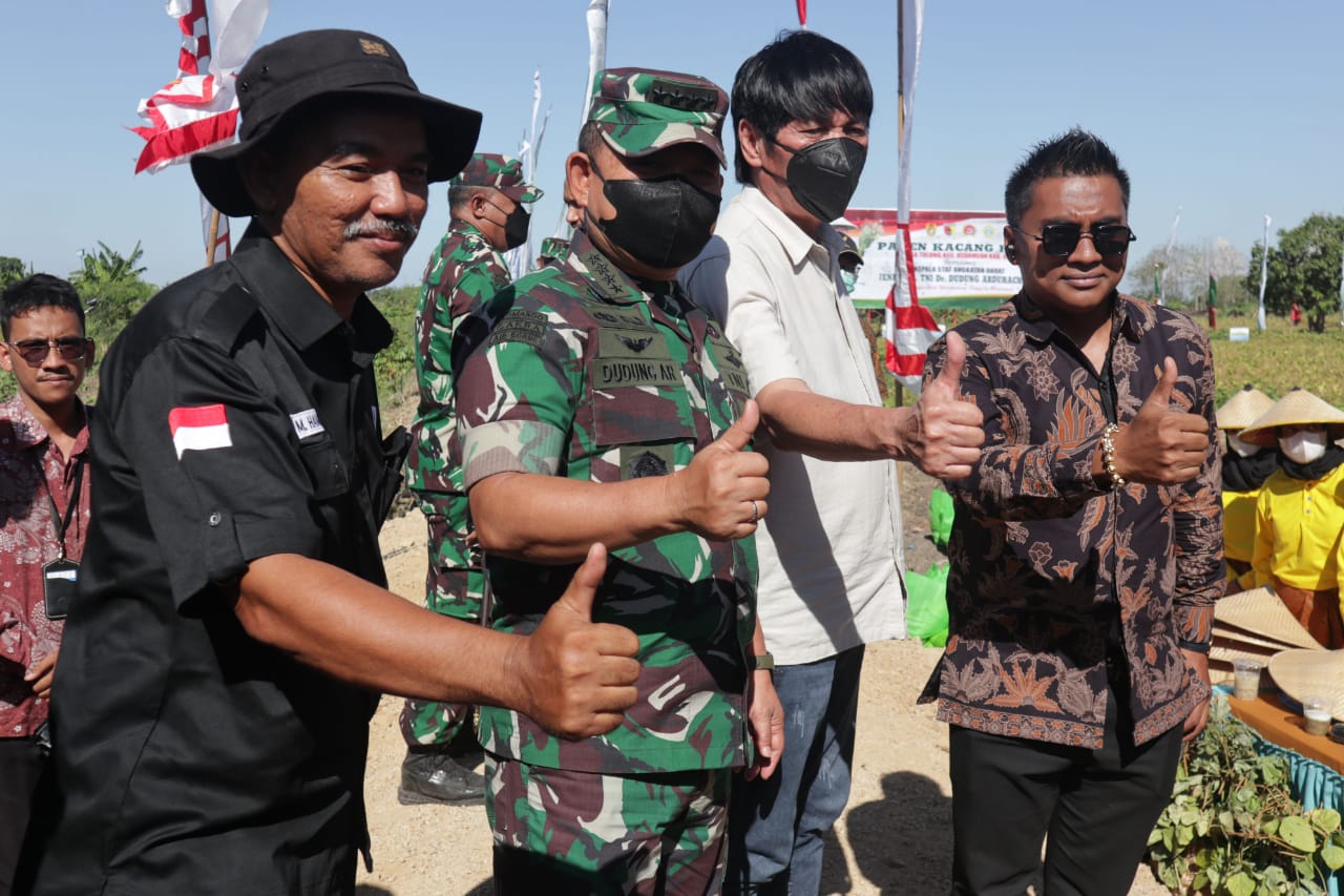 Masuk 5 Besar Penghasil Kacang Hijau, KSAD Jenderal Dudung Puji Gresik