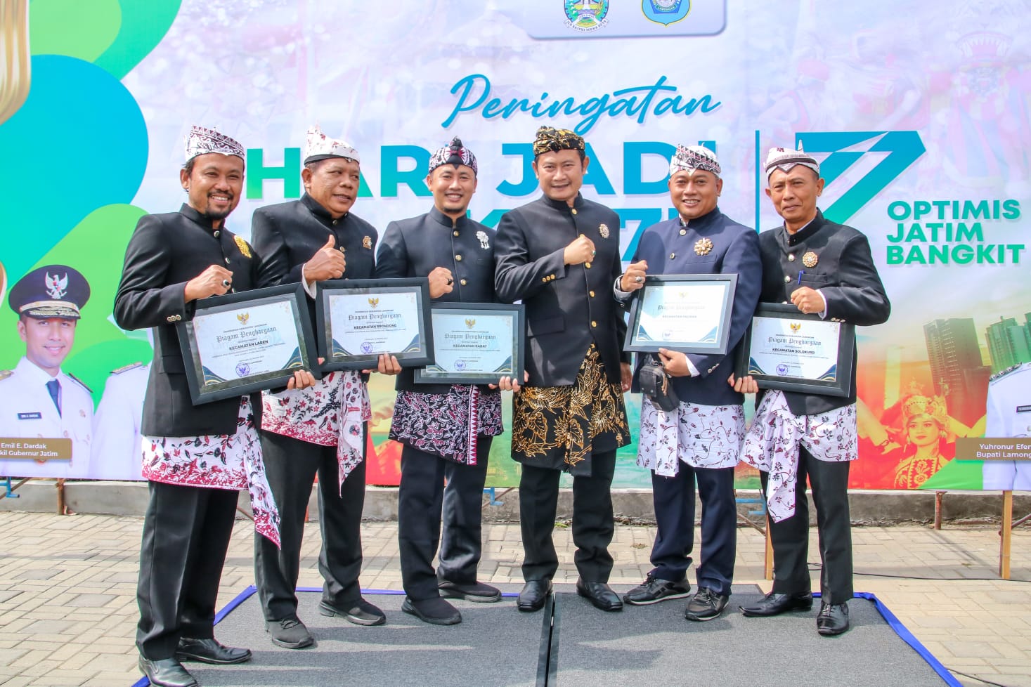 Hari Jadi Provinsi Jatim ke -77, Pak Yes Beri Bantuan Bagi Masyarakat Terdampak Kenaikan BBM