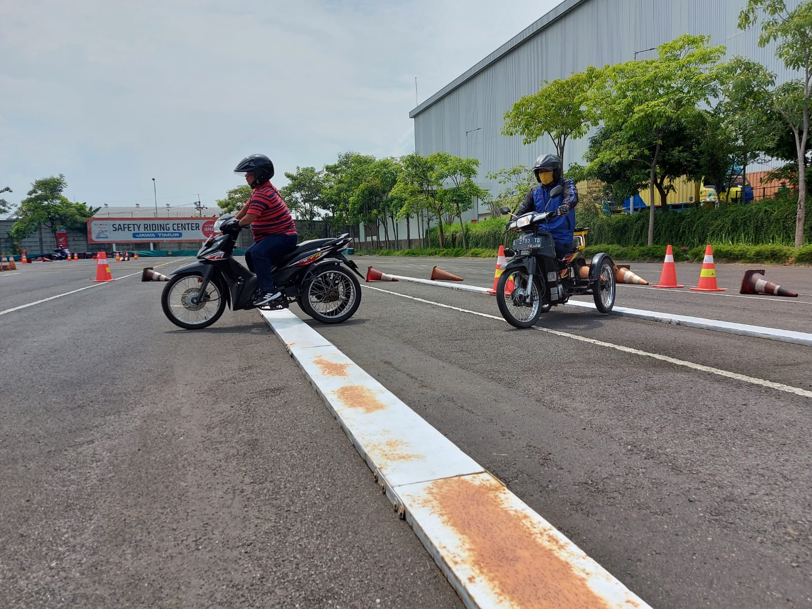 Penyandang Disabilitas di Sidoarjo Dapat Bimbingan Safety Riding dari MPM Honda Jatim