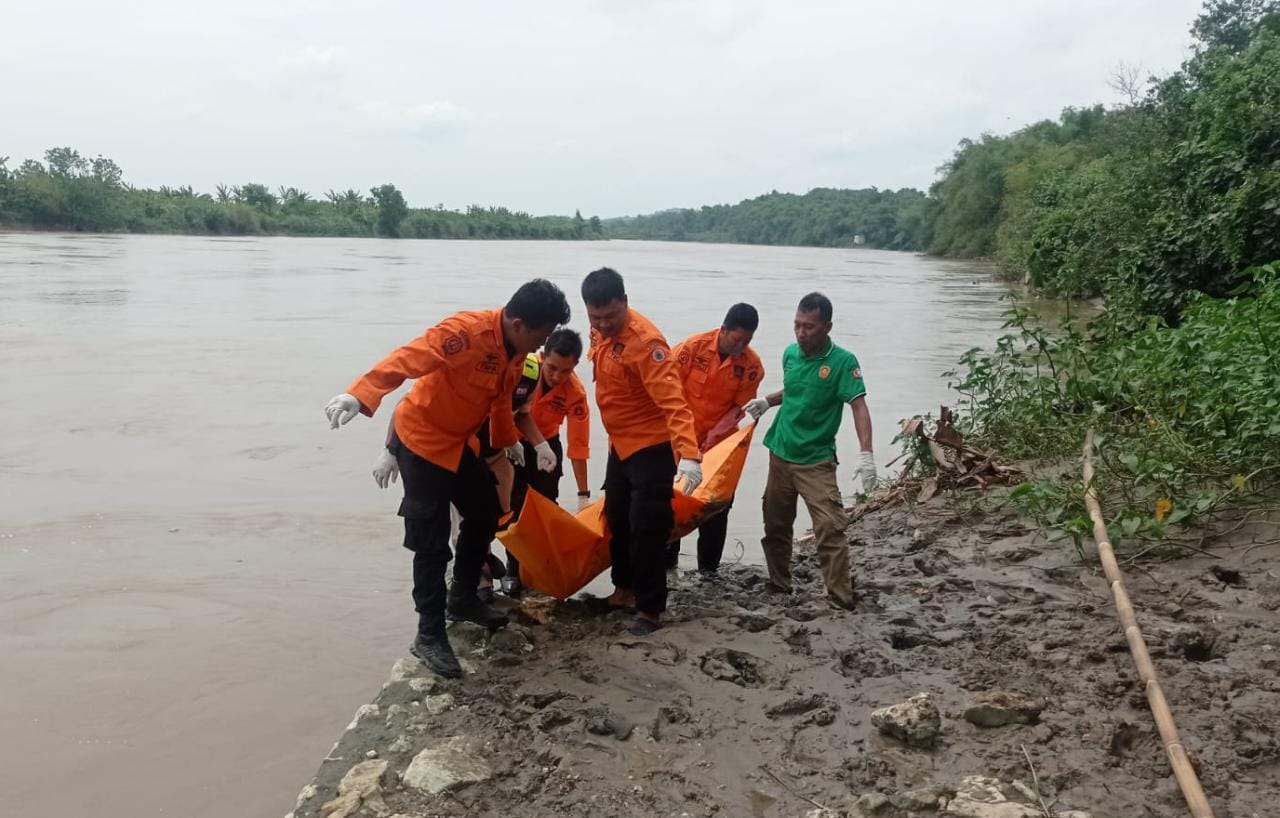 Mayat Laki-laki Ditemukan Mengapung di Bengawan Solo Bojonegoro